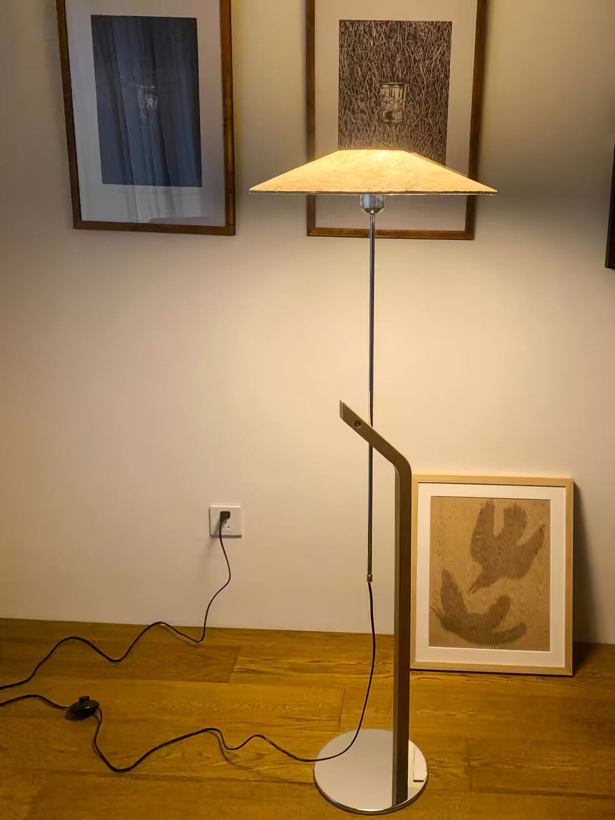 Lumorine Stehleuchte im modernen Stil