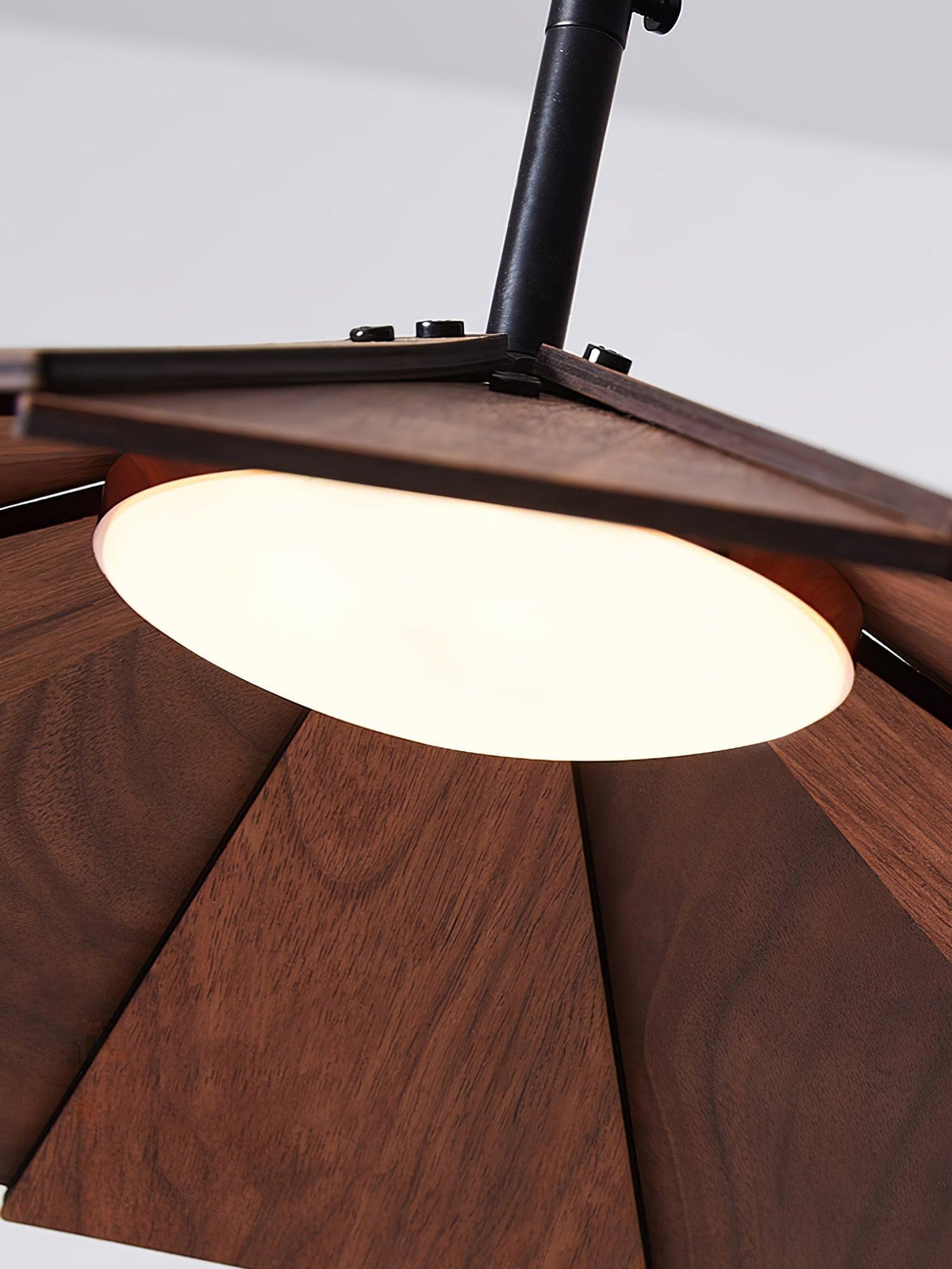 Woodura Pendelleuchte aus Naturholz