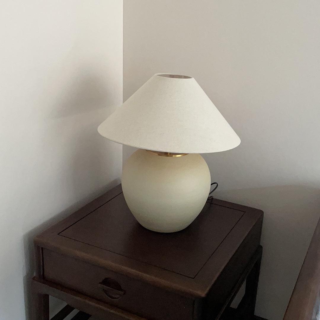 Etalis Keramik-Tischlampe