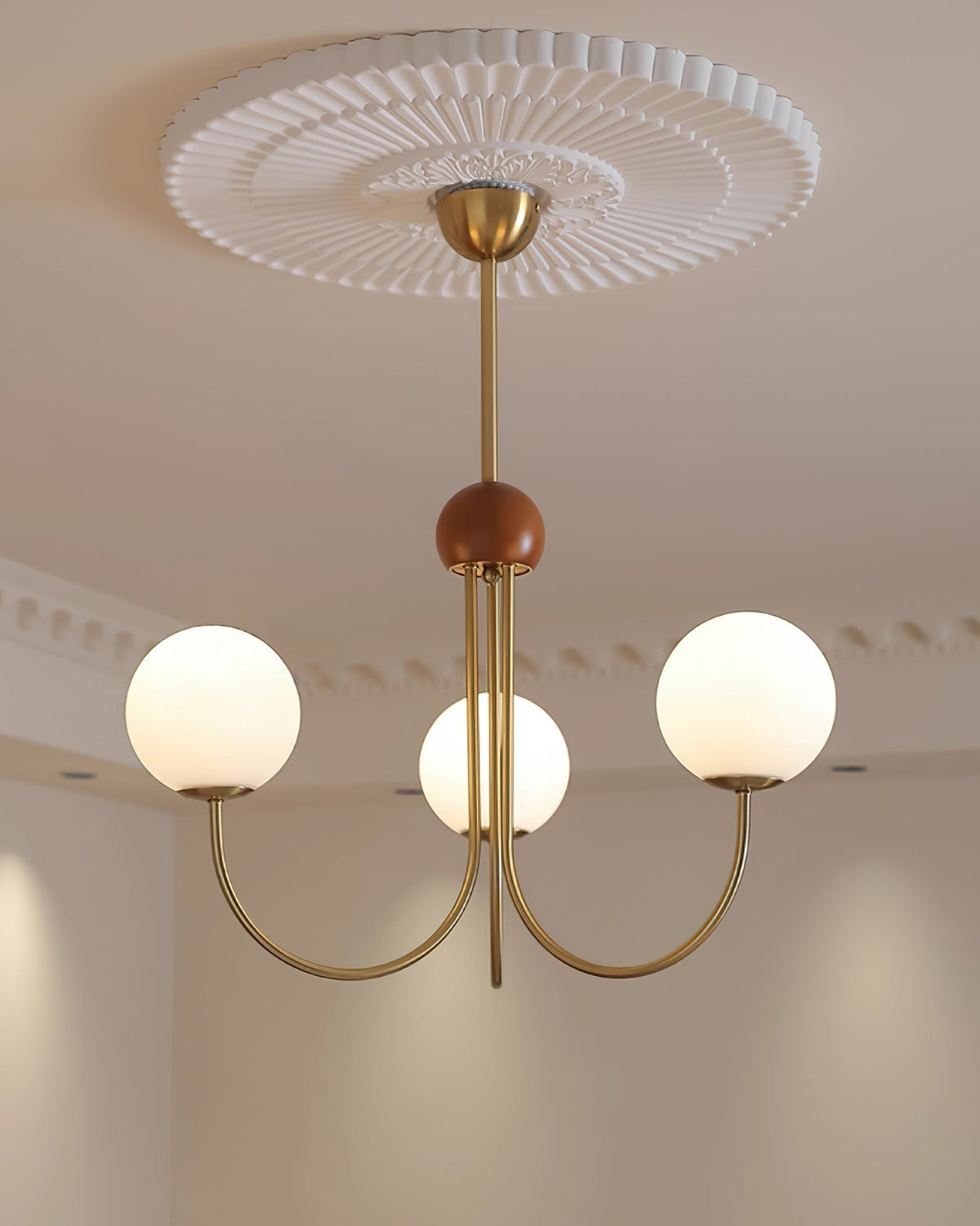 Sola Kronleuchter aus Messing mit Kugeln aus Glas