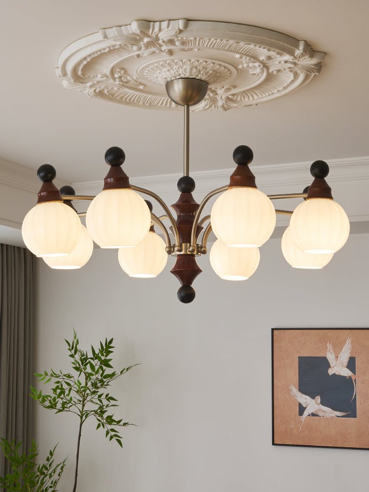 Zosilara Kronleuchter aus Holz im traditionellen Stil