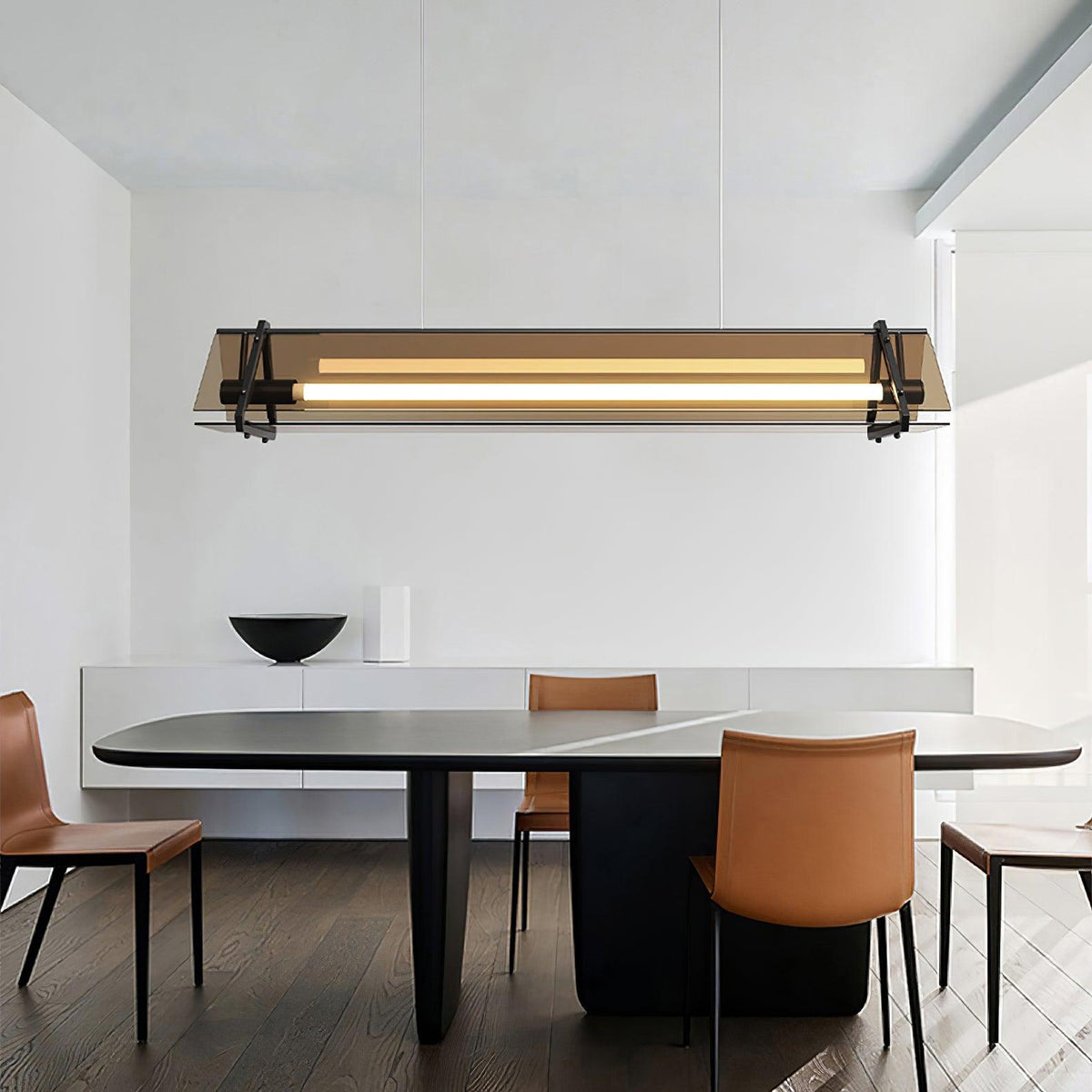 Carven Pendelleuchte aus Glas minimalistisch