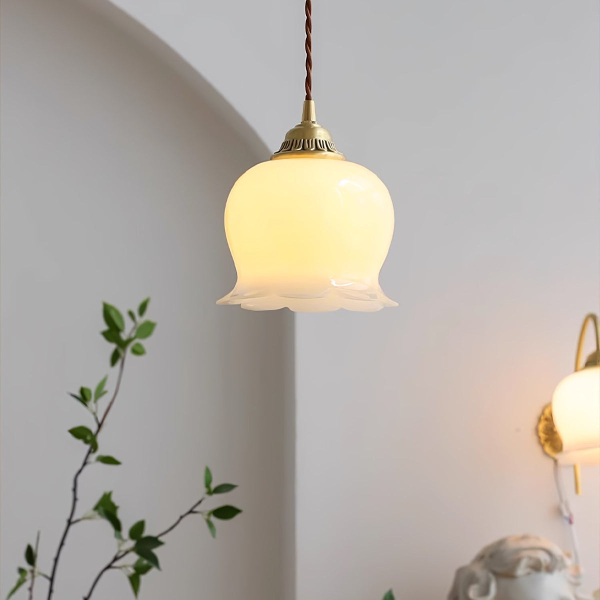 Veloza Pendelleuchte aus Messing und Kunstharz im Glam-Stil