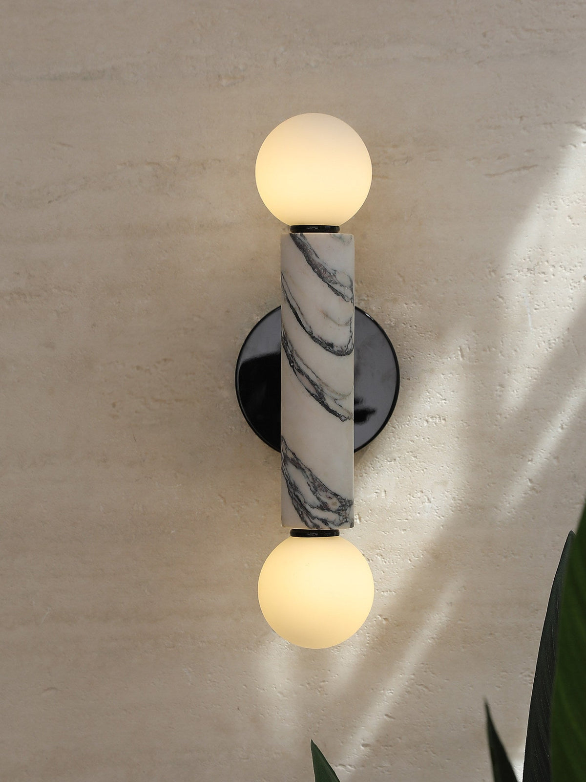 Oreleaine Orb Wandleuchte