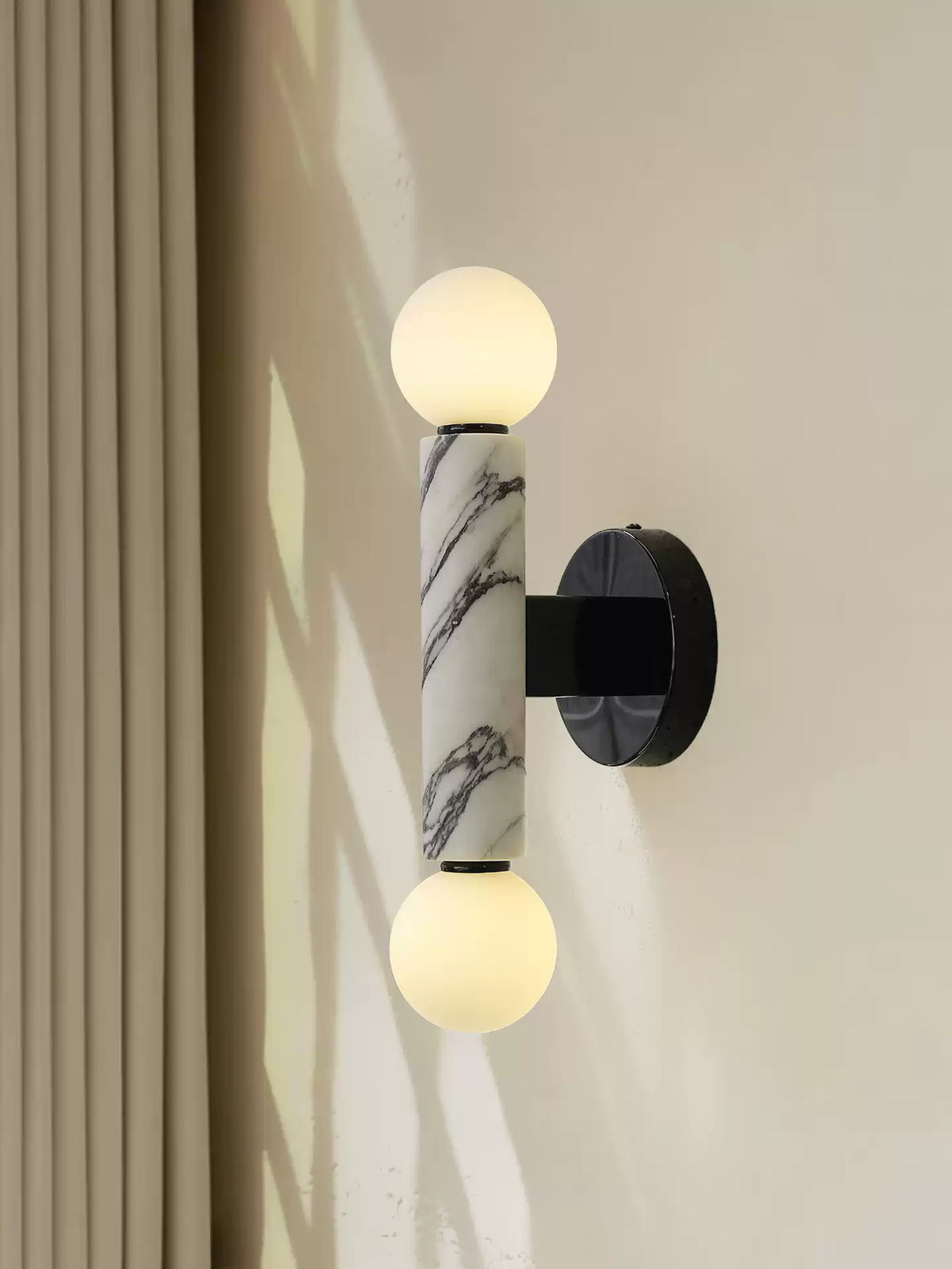 Oreleaine Orb Wandleuchte
