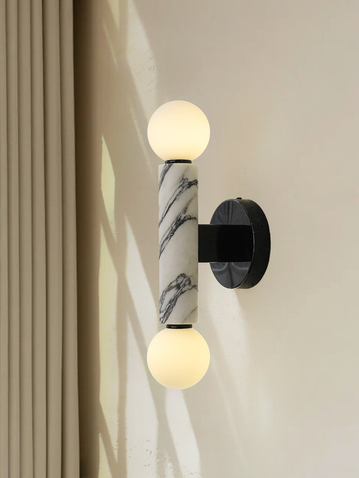 Oreleaine Orb Wandleuchte