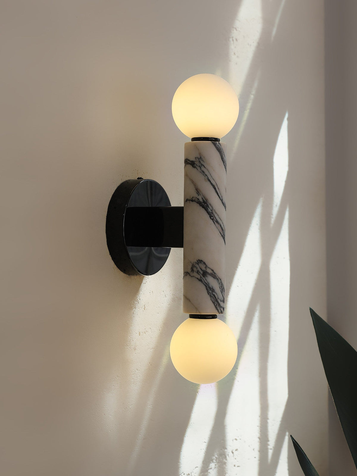 Oreleaine Orb Wandleuchte