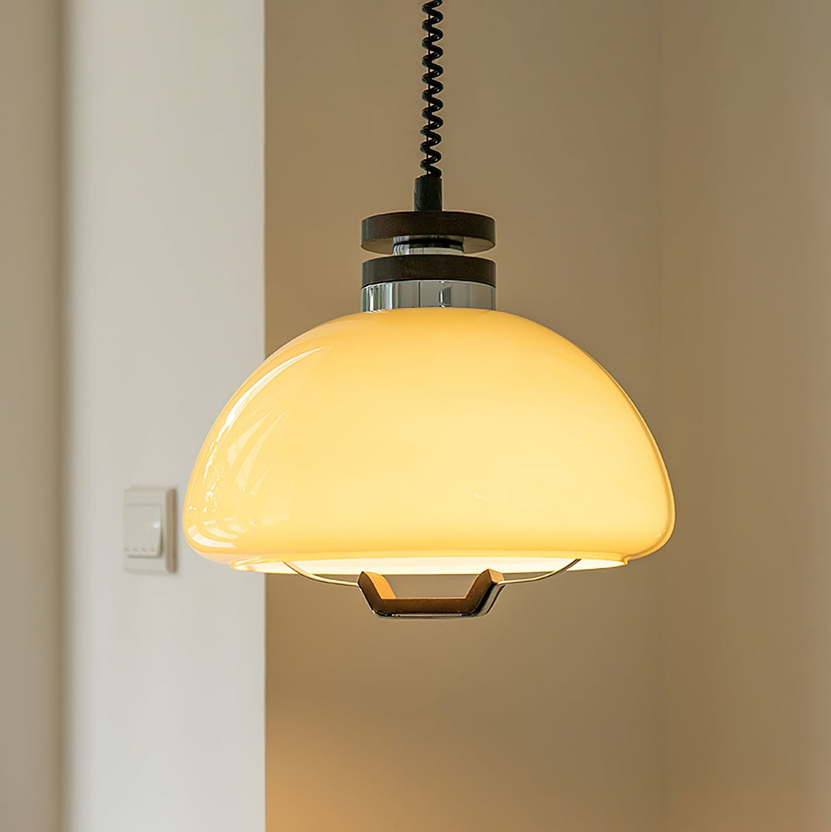 Avvinel skandinavisch Art Pudding Pendelleuchte aus Holz