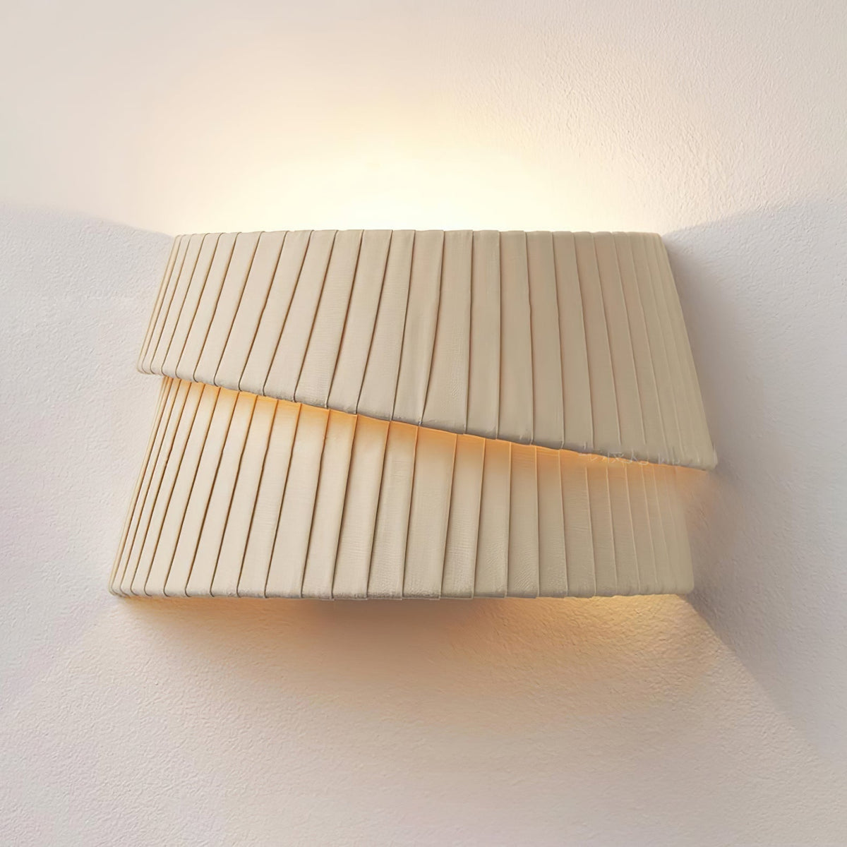 Cevelarae Premium skandinavische Kunst-Twist-Stoff-Wandleuchte