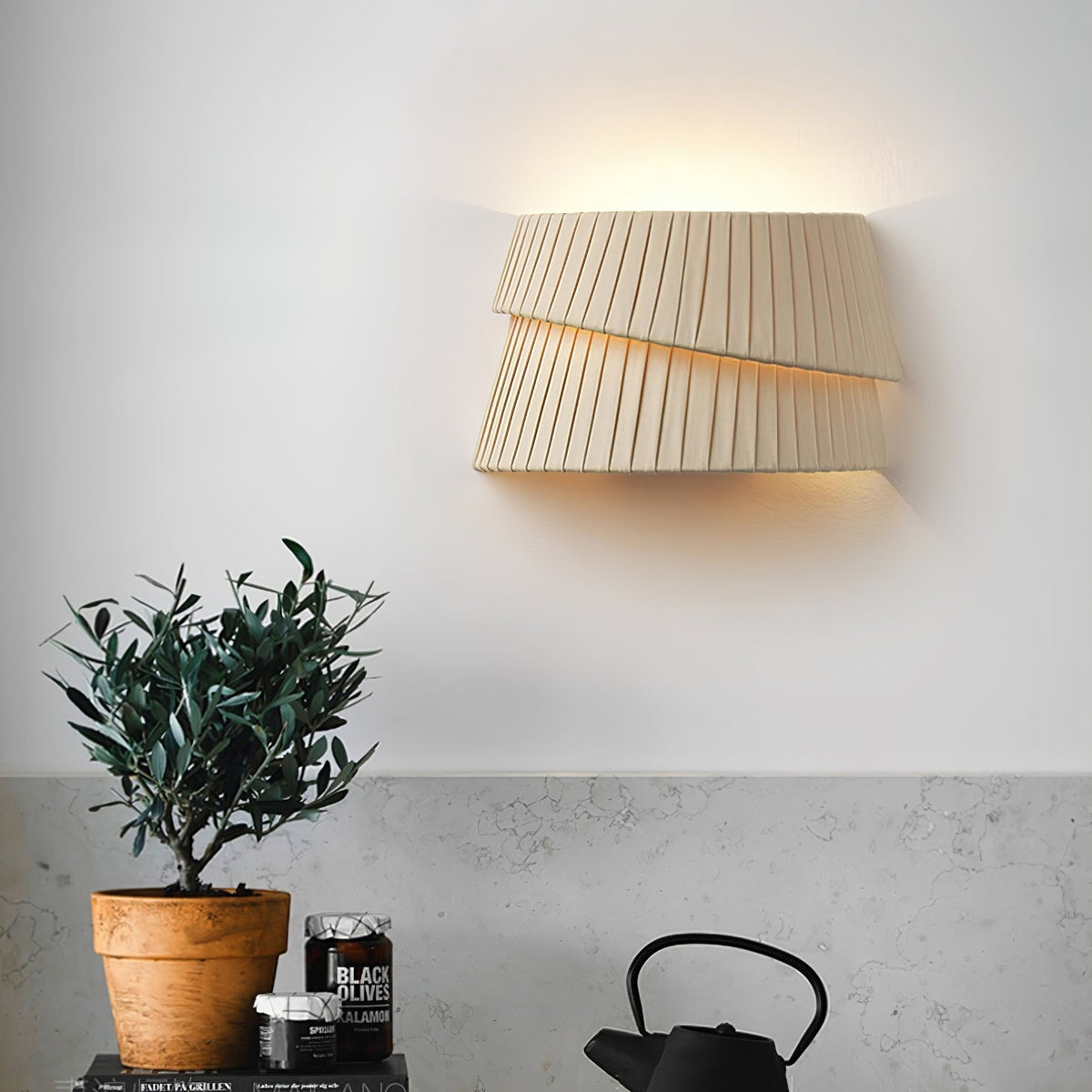 Cevelarae Premium skandinavische Kunst-Twist-Stoff-Wandleuchte