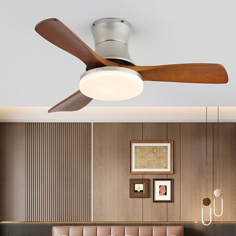 Elveora Deckenventilator mit Beleuchtung aus Messing und Holz