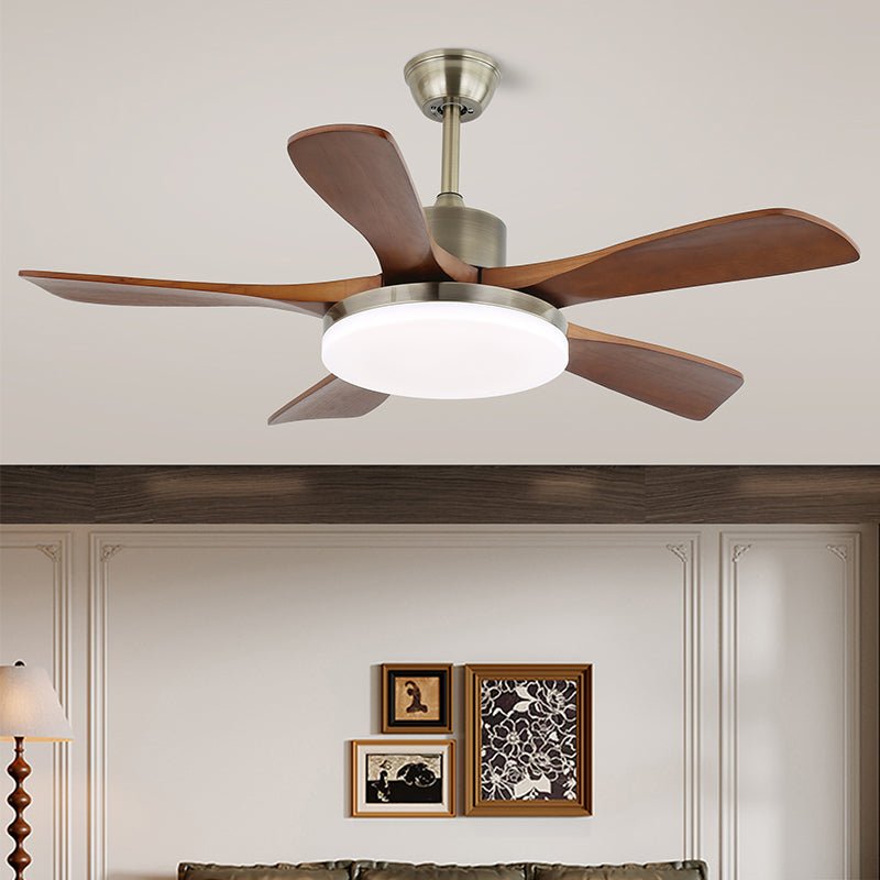 Elveora Deckenventilator mit Beleuchtung aus Messing und Holz