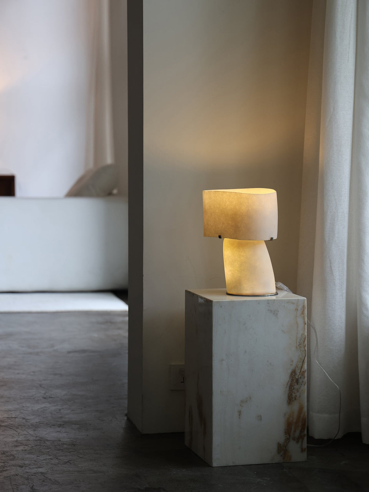 Lirvyn Tischlampe