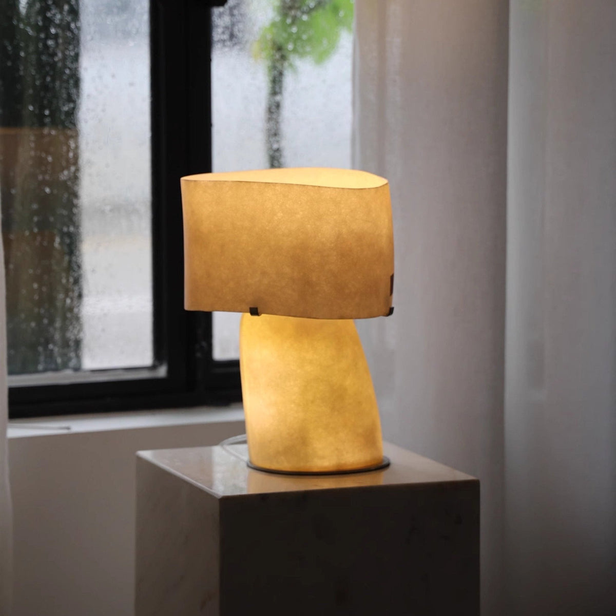 Lirvyn Tischlampe