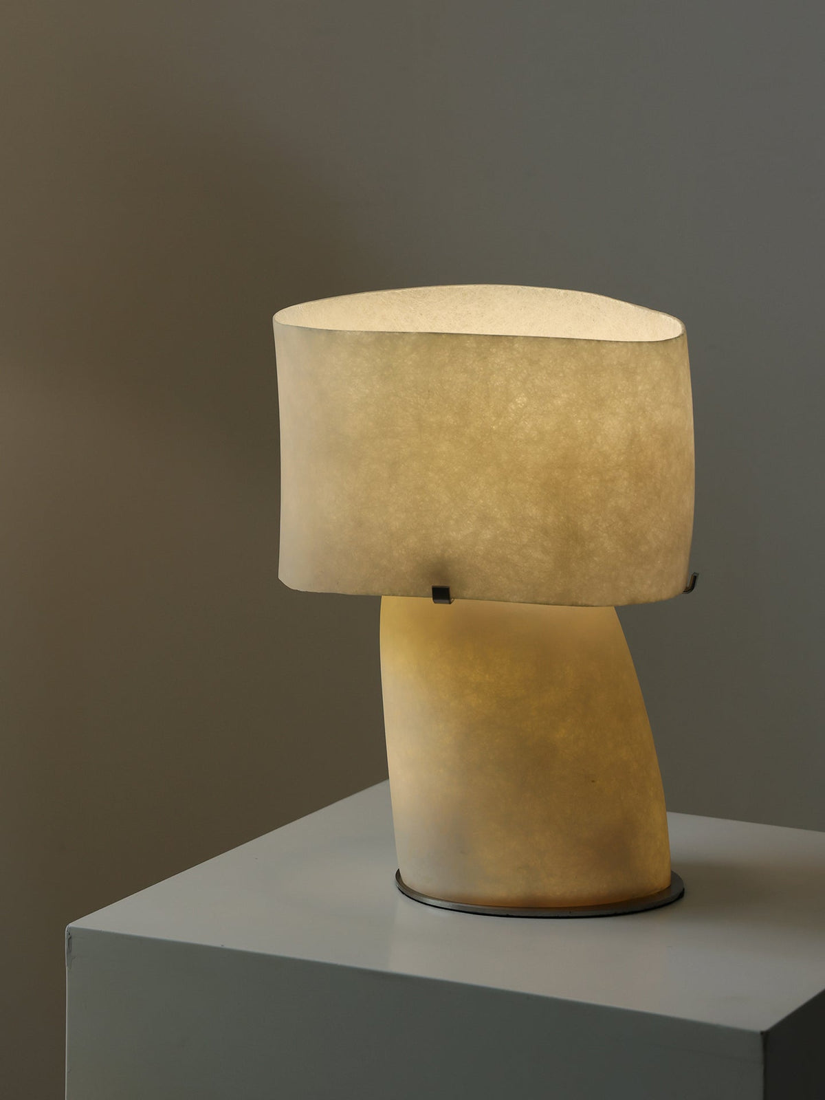 Lirvyn Tischlampe