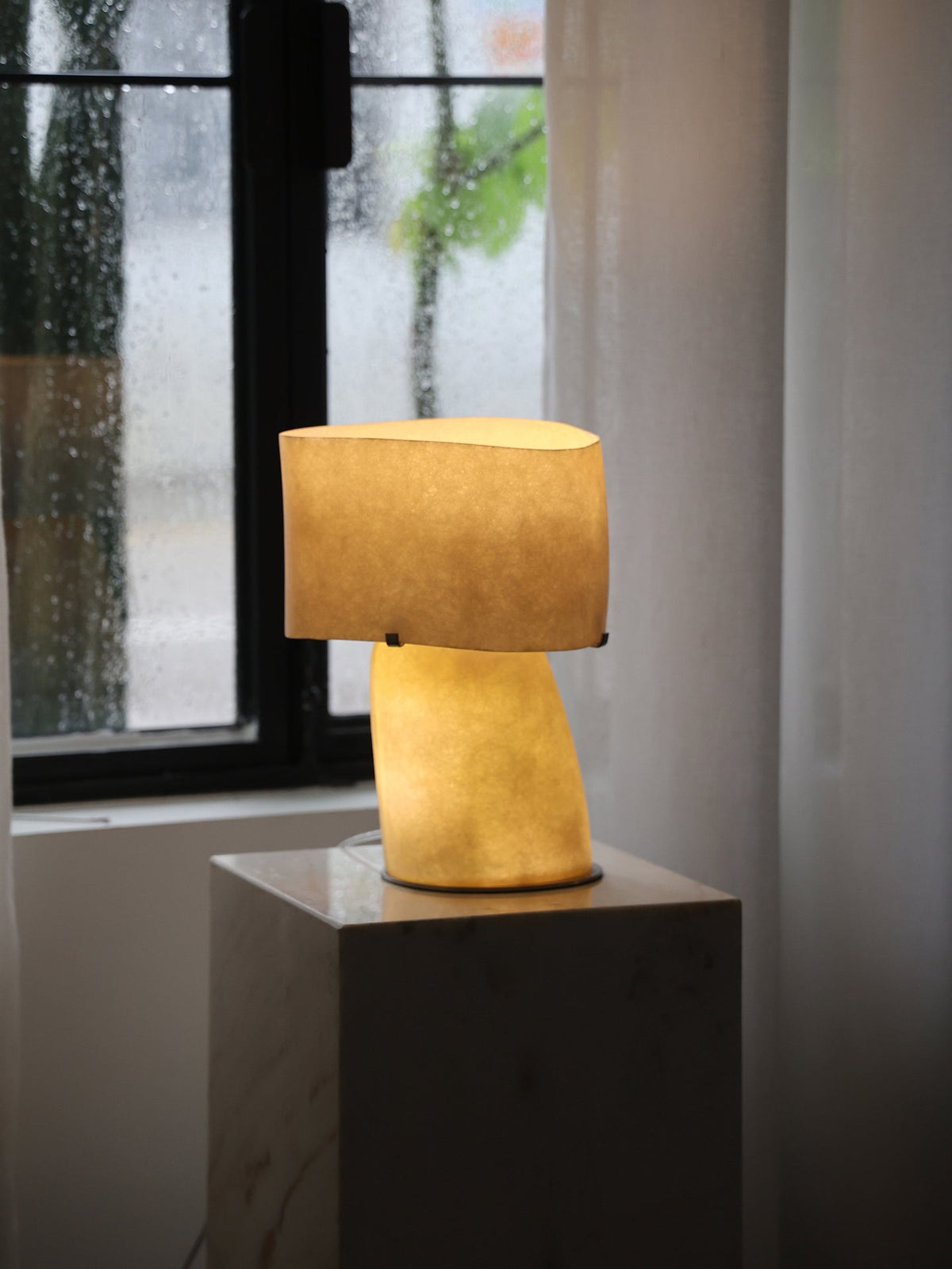 Lirvyn Tischlampe