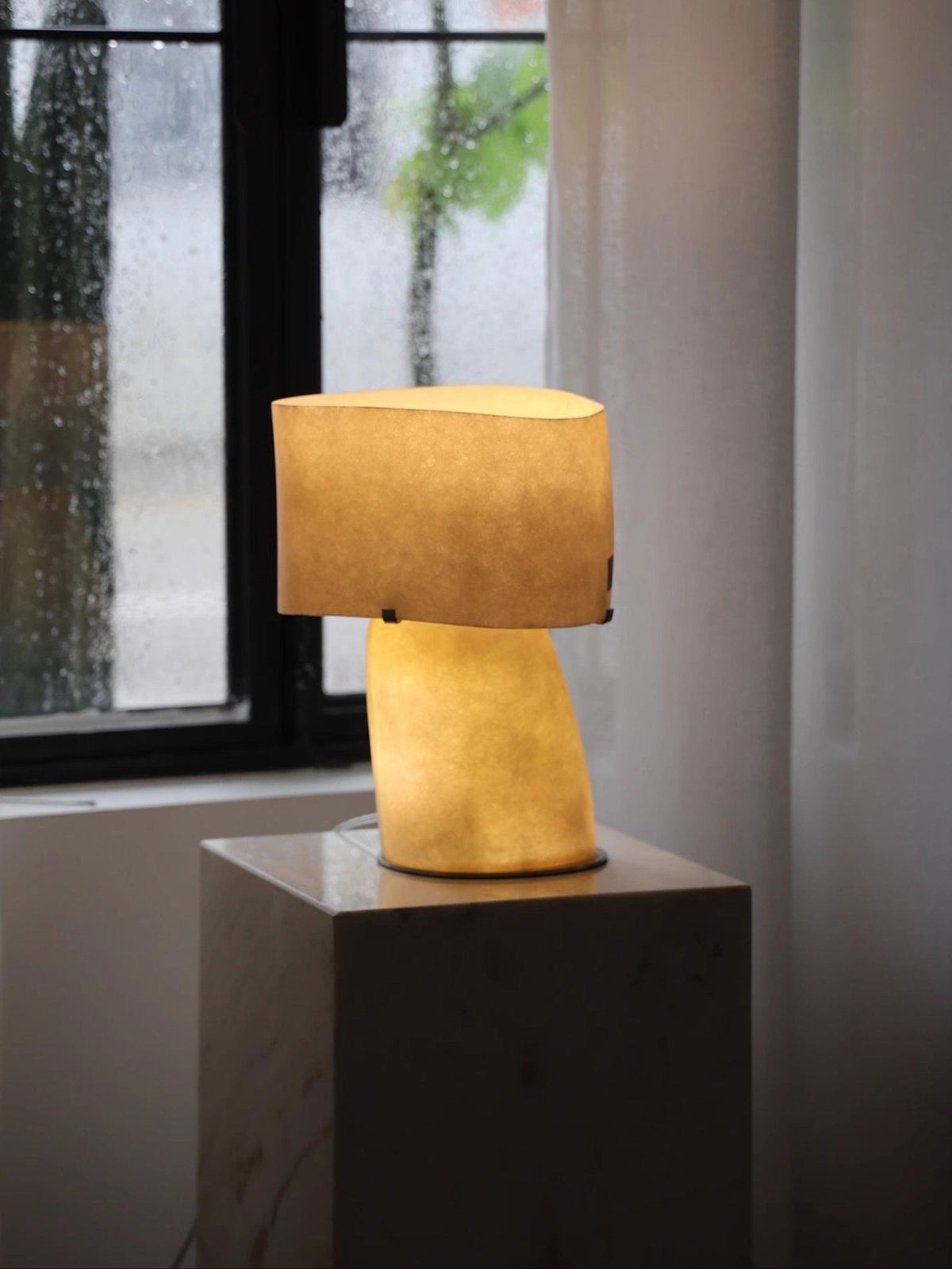 Lirvyn Tischlampe