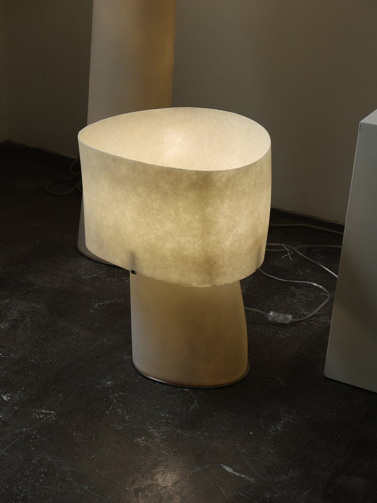 Lirvyn Tischlampe