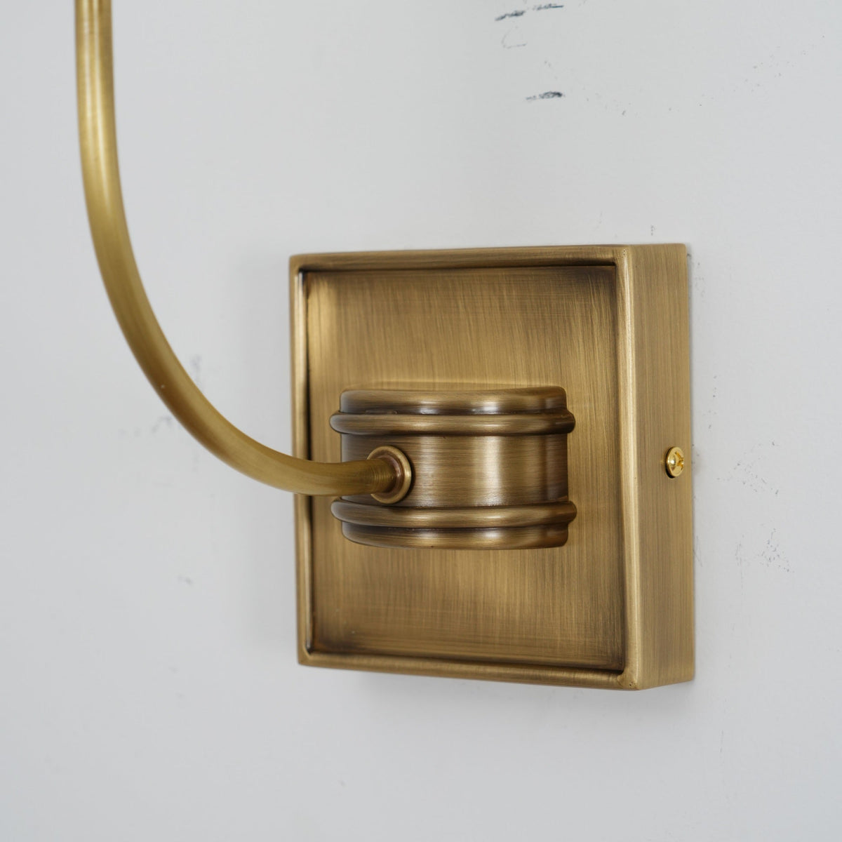 Victor Wandleuchte in Schwarzbronze mit Stoffschirm