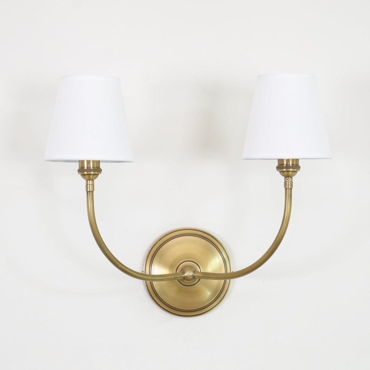 Victor Wandleuchte in Schwarzbronze mit Stoffschirm