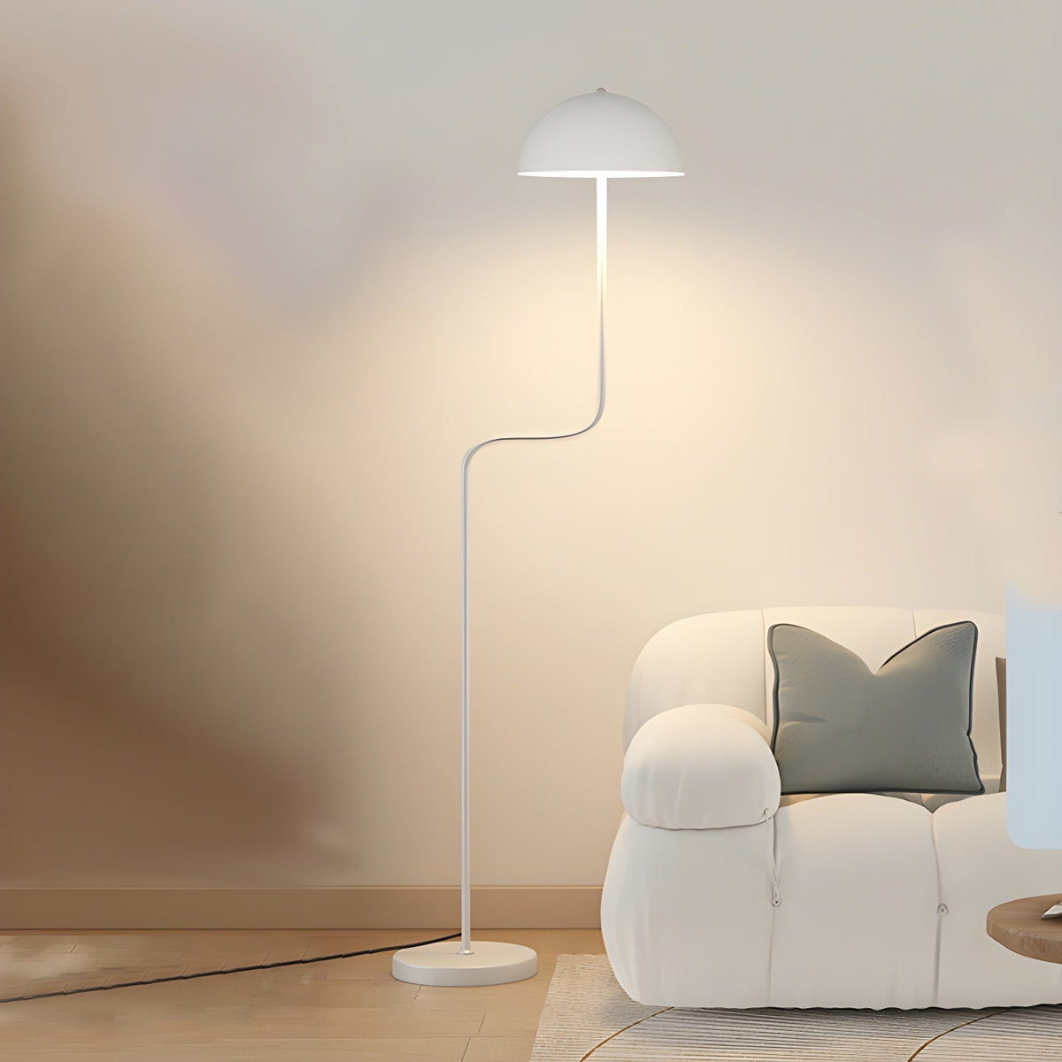 Narain Stehleuchte aus Glas im minimalistischen Stil