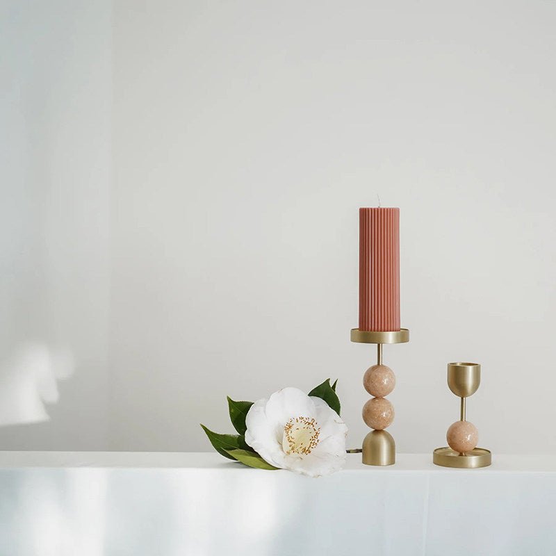 Fuldo Verdant Sphere Candle Holder gebürstetes Messing Akzent Mid-Century-Stil