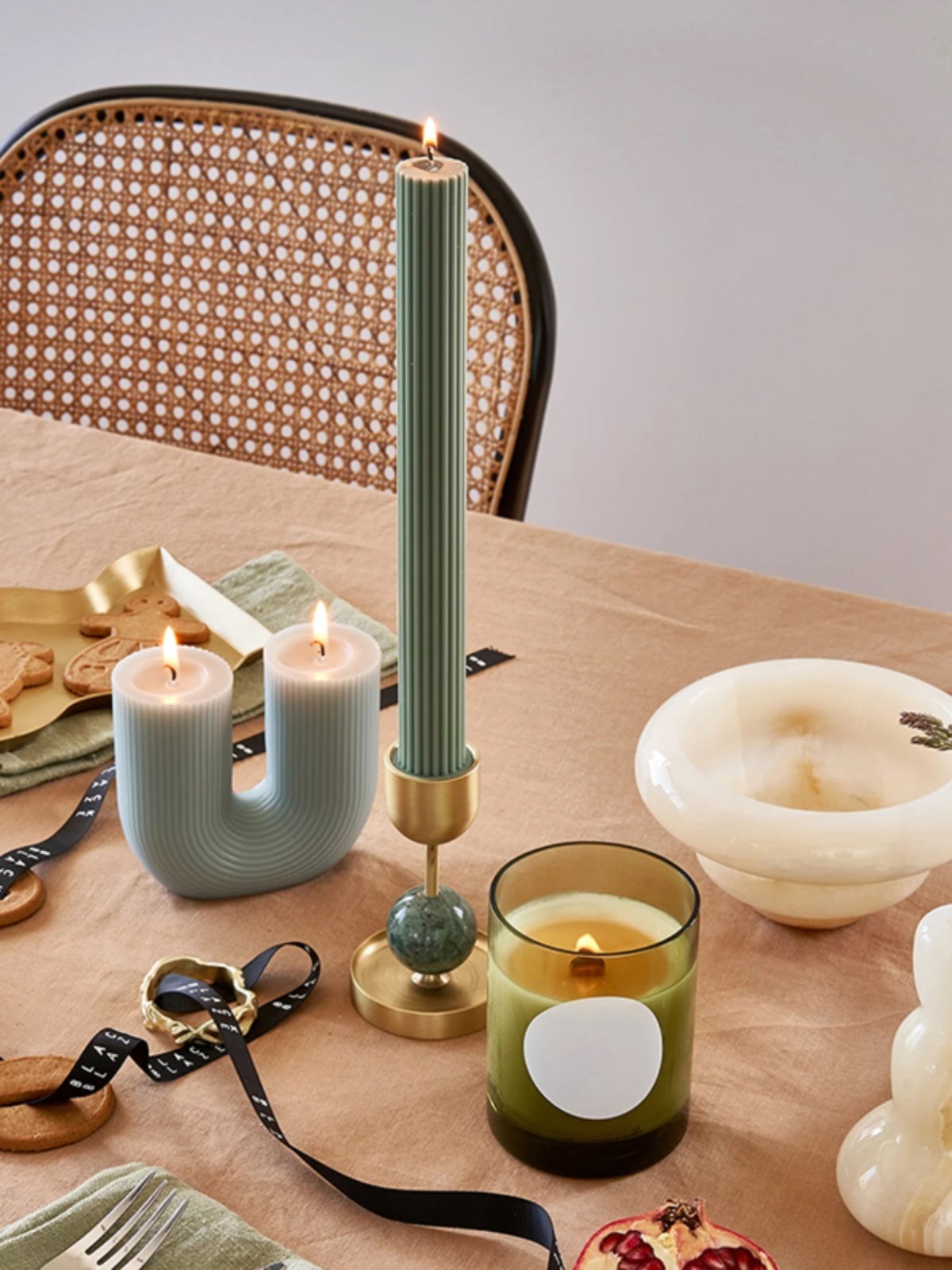 Fuldo Verdant Sphere Candle Holder gebürstetes Messing Akzent Mid-Century-Stil