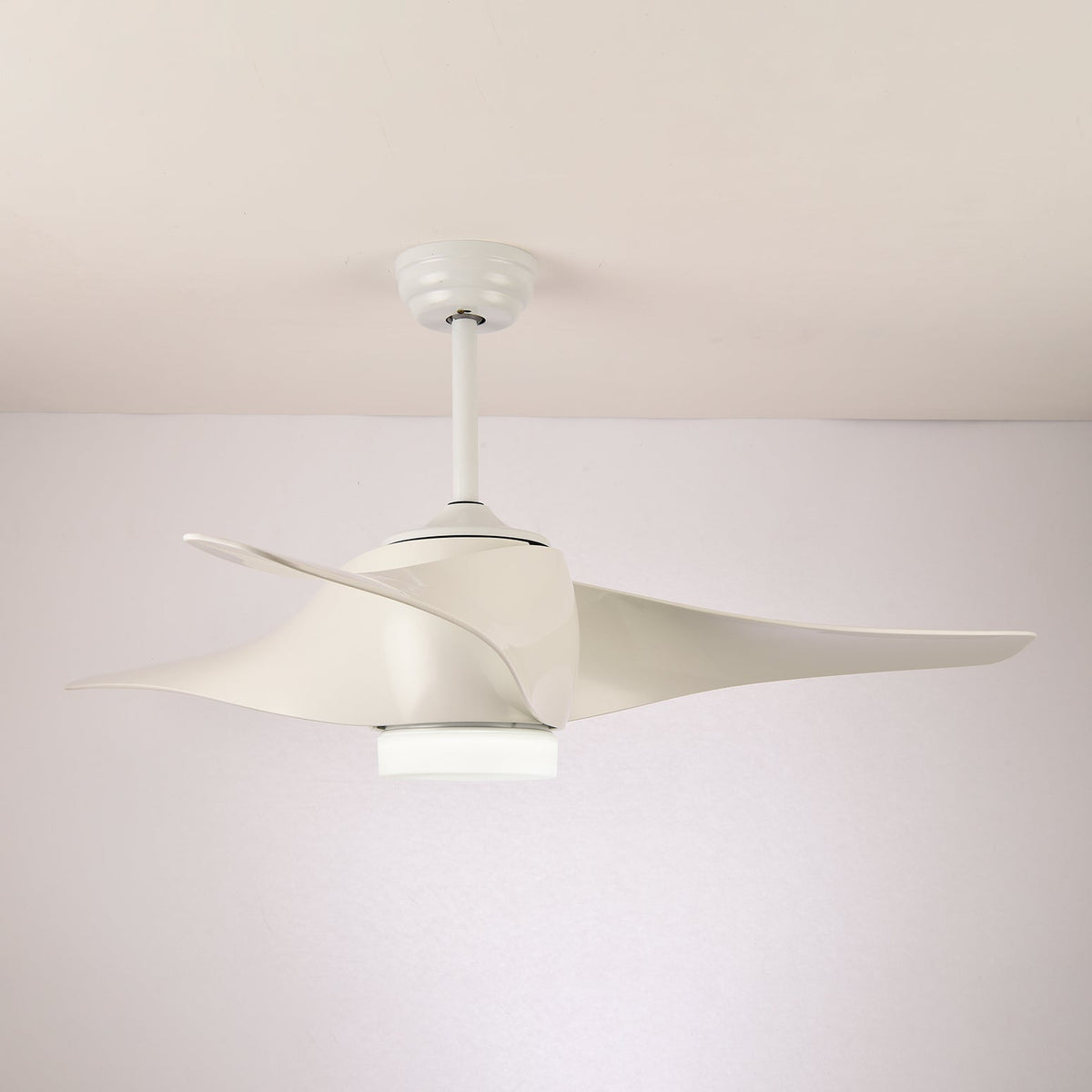 Umber Deckenventilator mit Beleuchtung