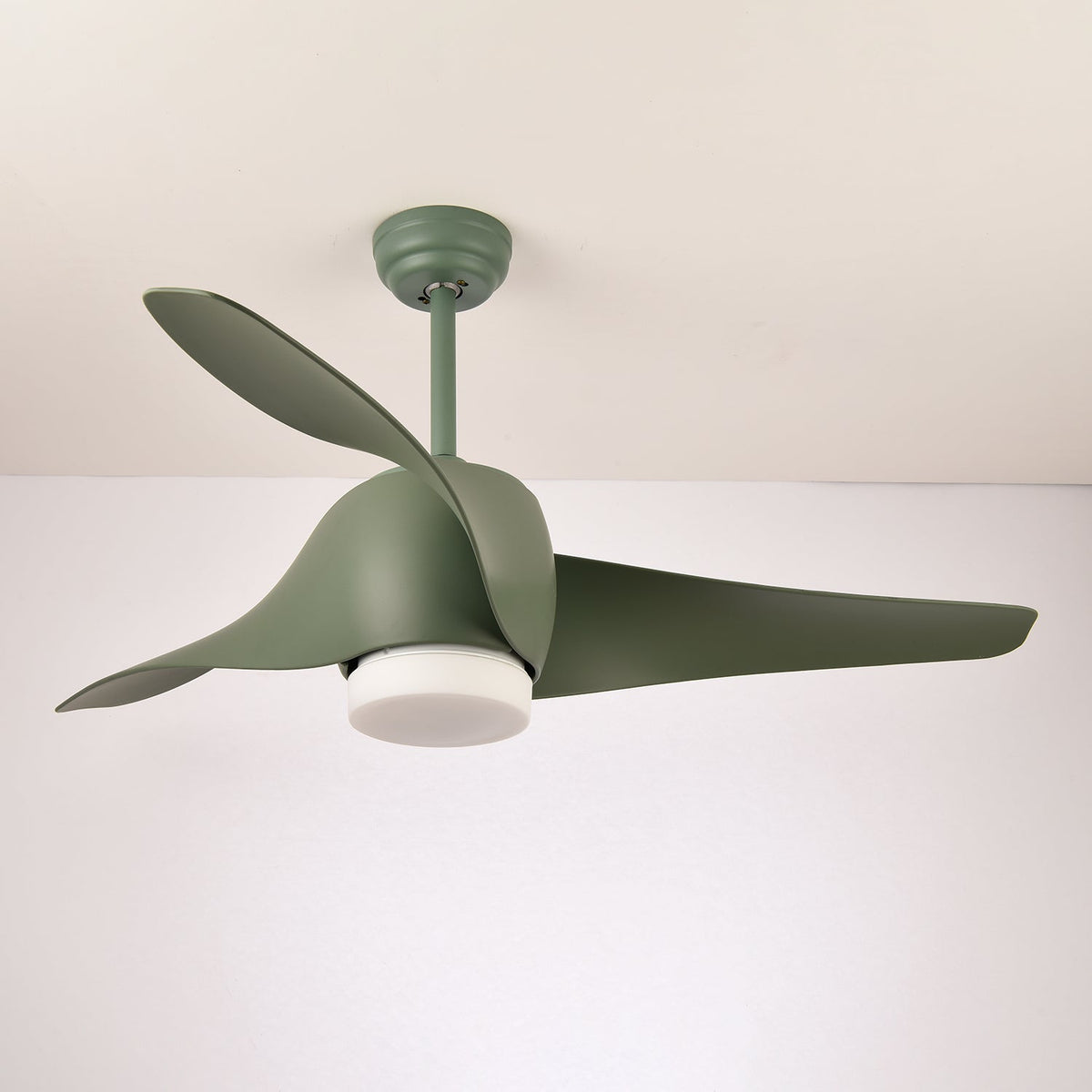 Umber Deckenventilator mit Beleuchtung