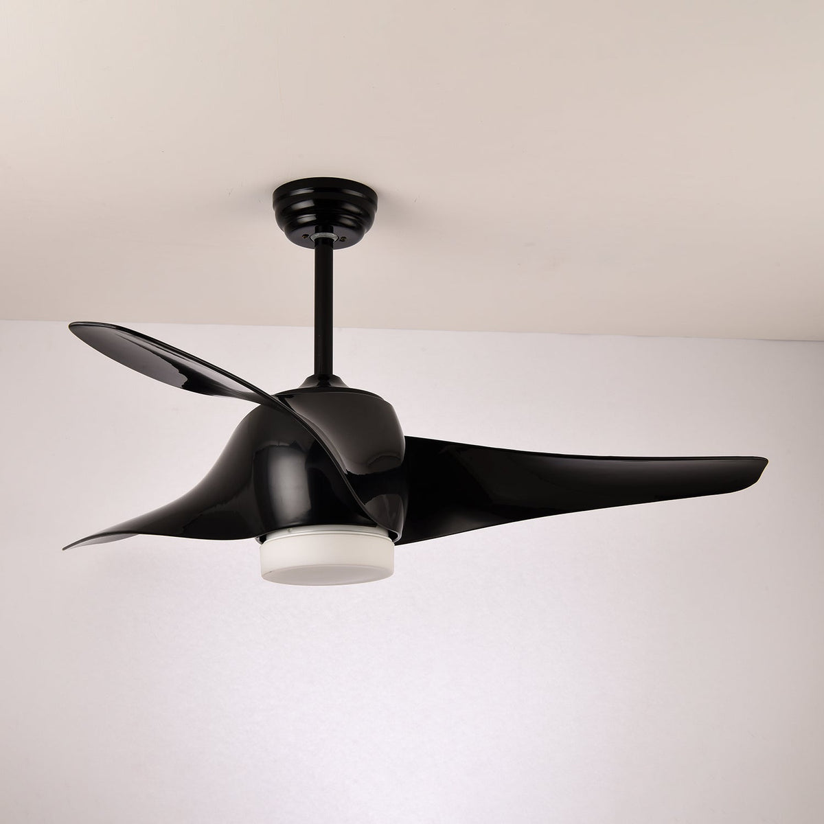 Umber Deckenventilator mit Beleuchtung