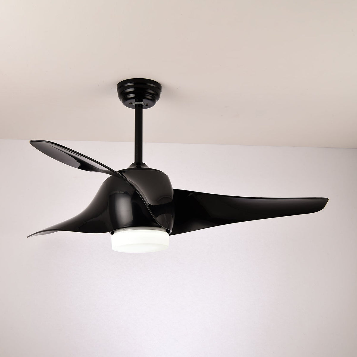 Umber Deckenventilator mit Beleuchtung