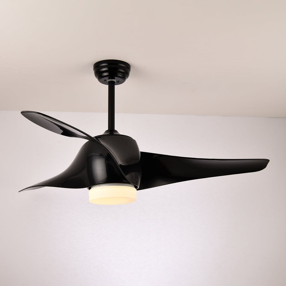 Umber Deckenventilator mit Beleuchtung