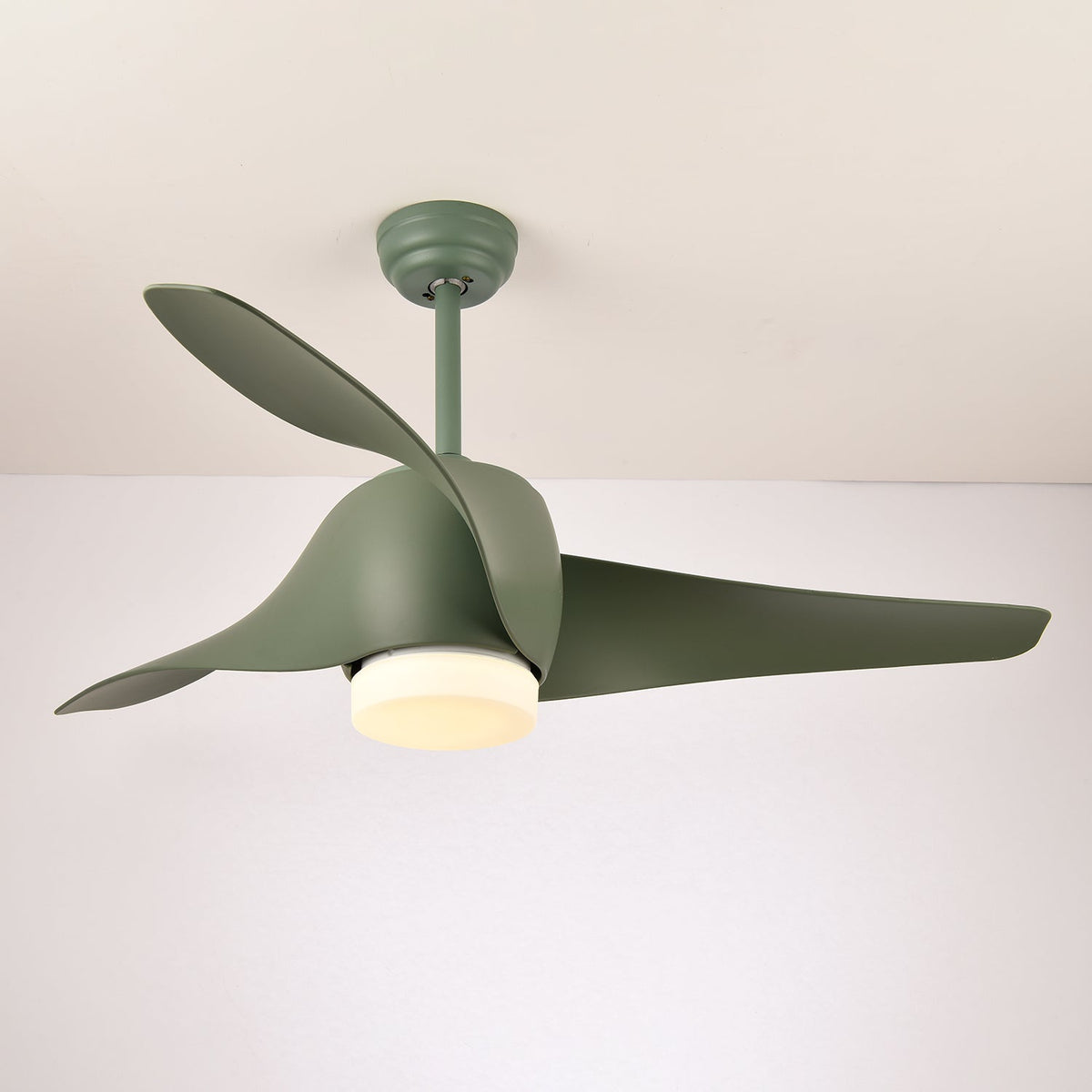 Umber Deckenventilator mit Beleuchtung