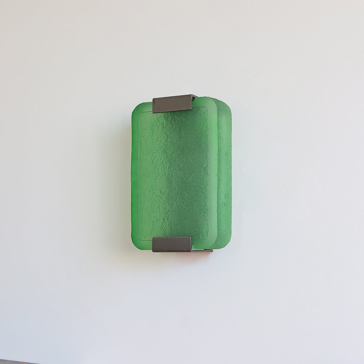 Nirelise Wandleuchte aus Kunstharz
