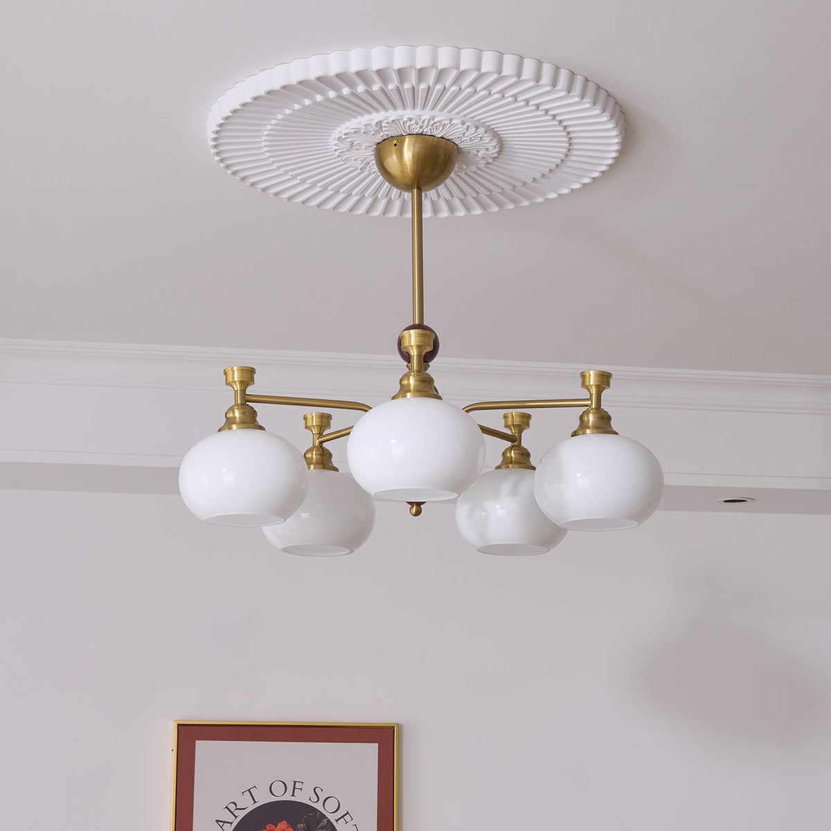 Aursolos Kronleuchter aus Holz und Glas im traditionellen Stil