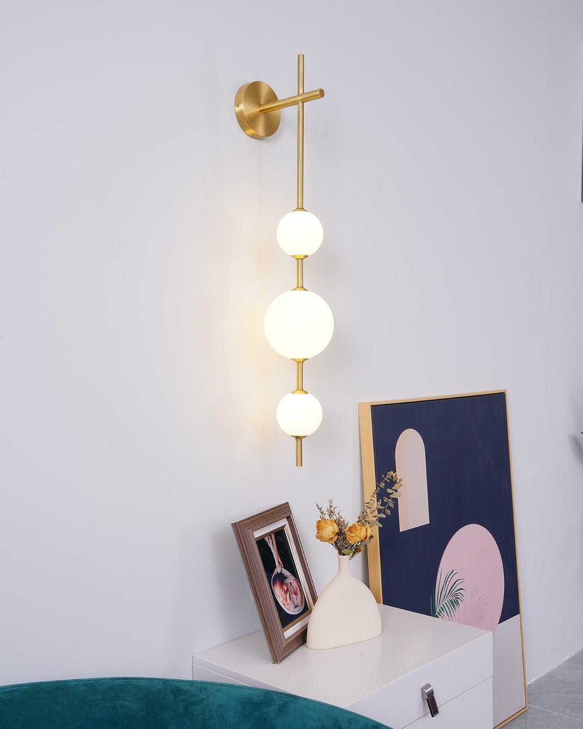 Ilraeia vertikale Kugel-Wandleuchte mit Stecker