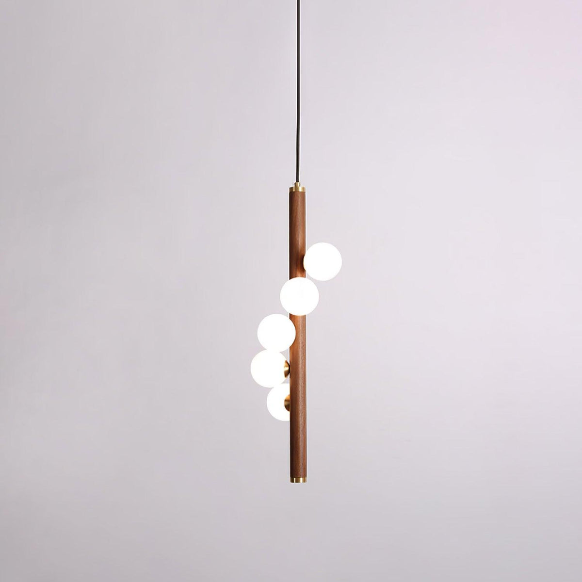 Rinenena Pendelleuchte aus Holz mit Glaskugeln linear