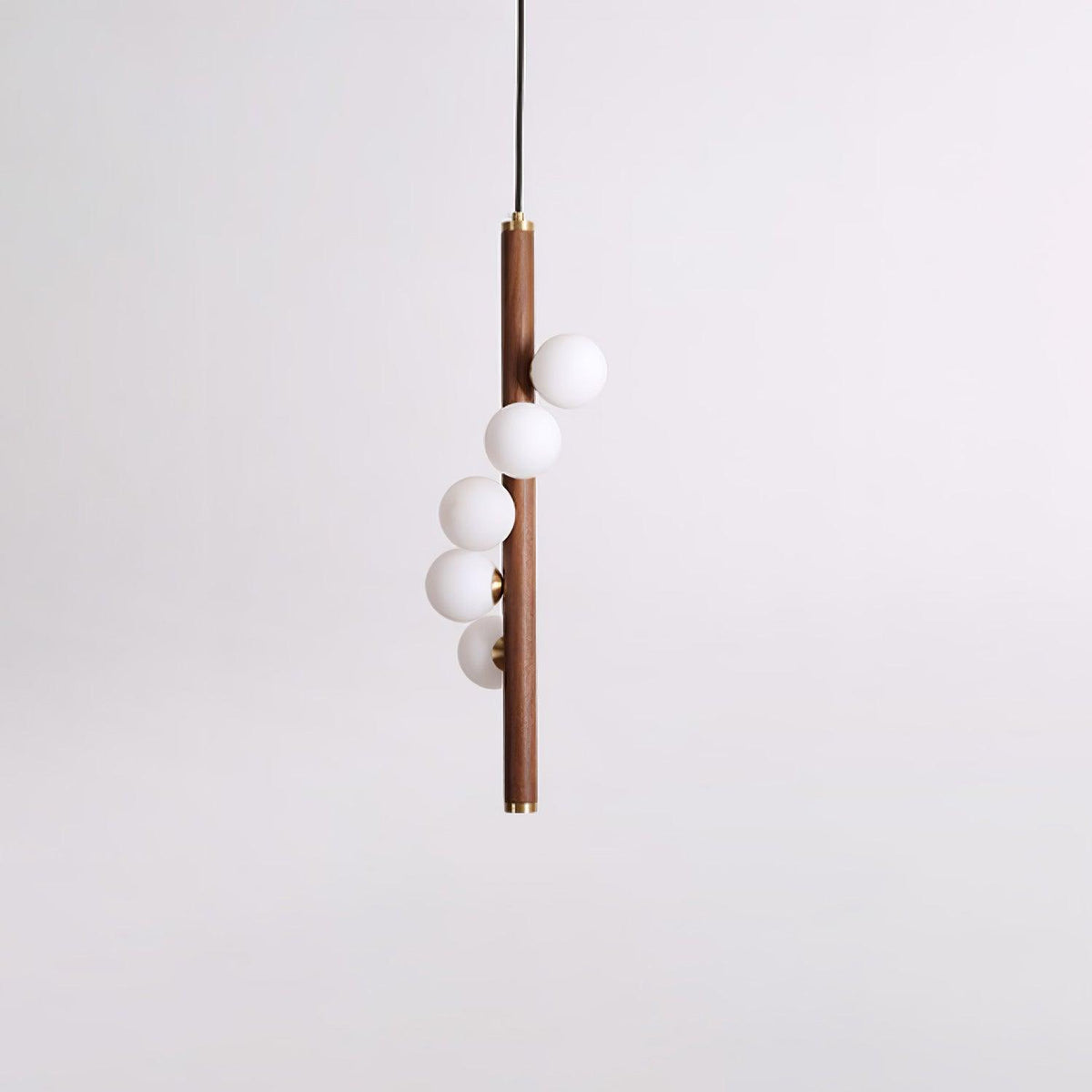 Rinenena Pendelleuchte aus Holz mit Glaskugeln linear