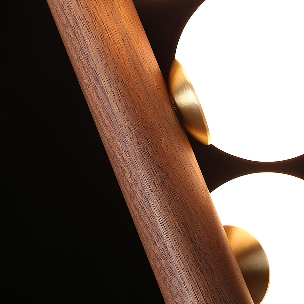 Rinenena Pendelleuchte aus Holz mit Glaskugeln linear