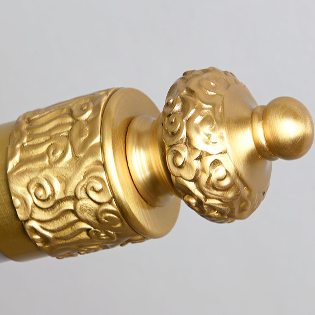Cloren Premium zeitgenössische Kunst-Wandleuchte aus Messing