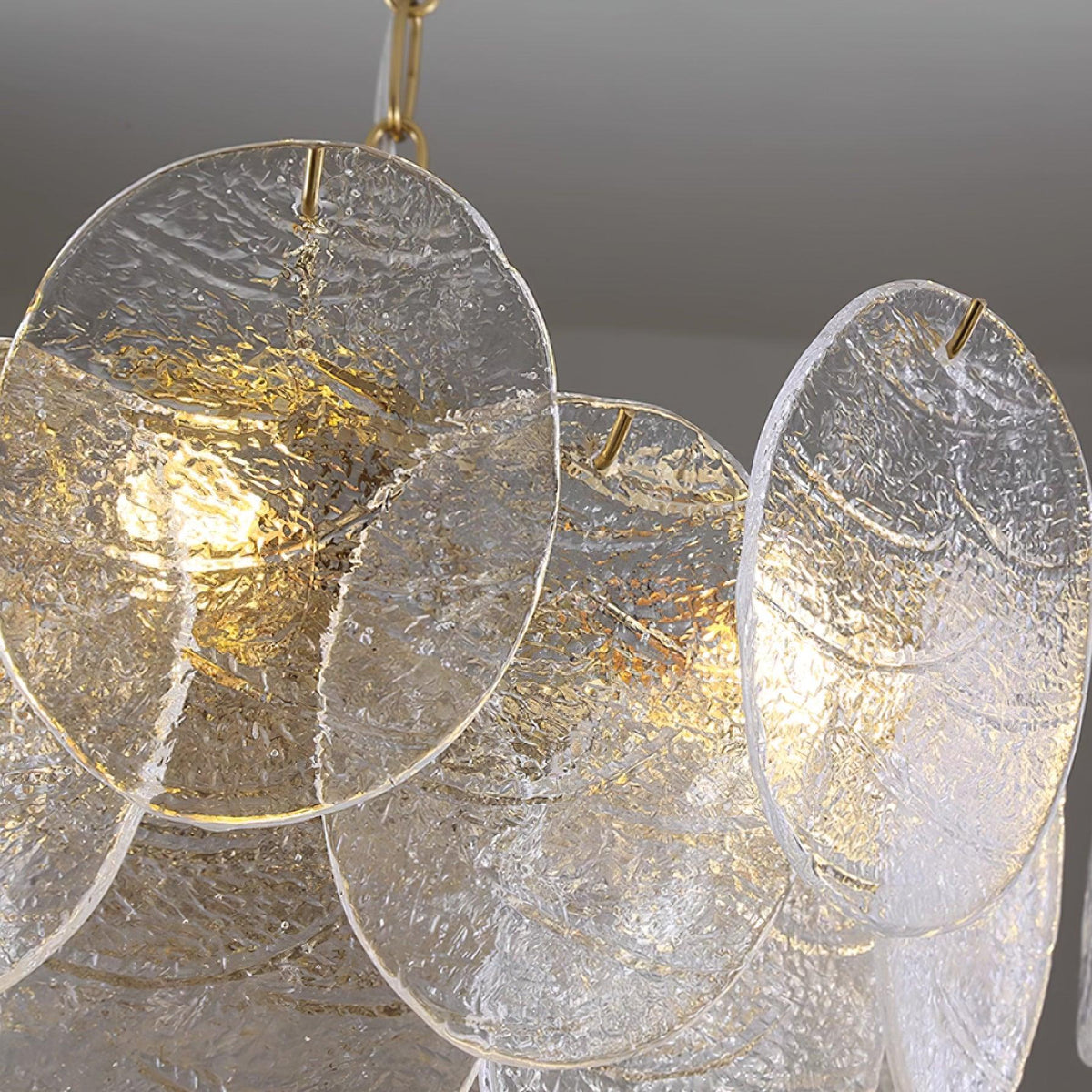 Kronleuchter Metallrahmen Gold Oberfläche Victorian aus klarem Glas