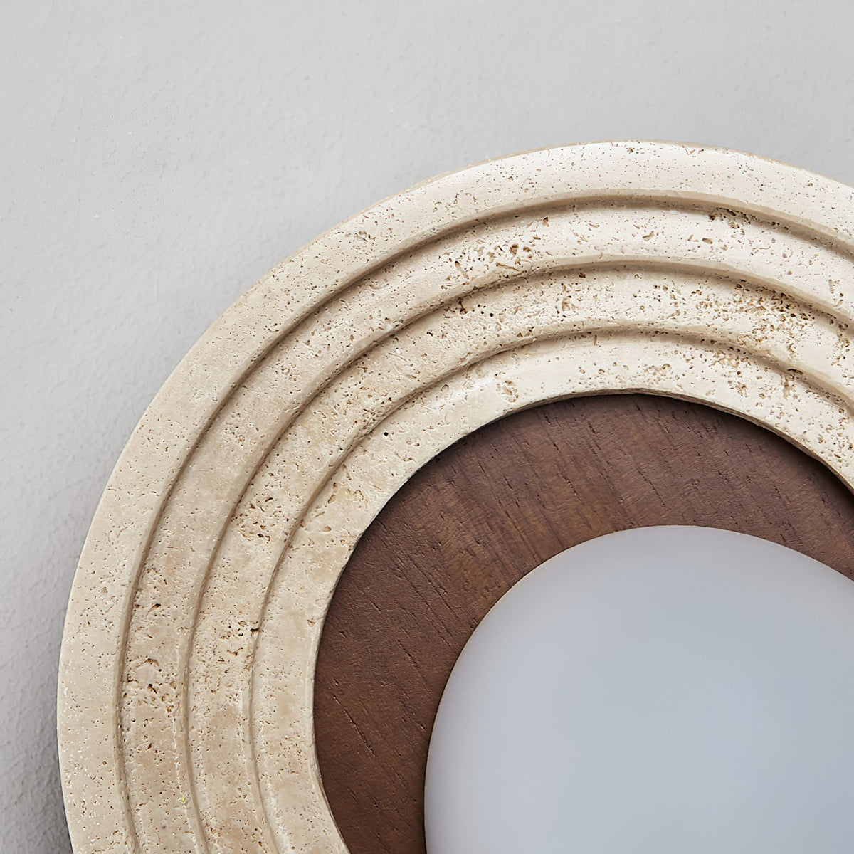 Uloryra Arch-Frame Travertine Wandleuchte