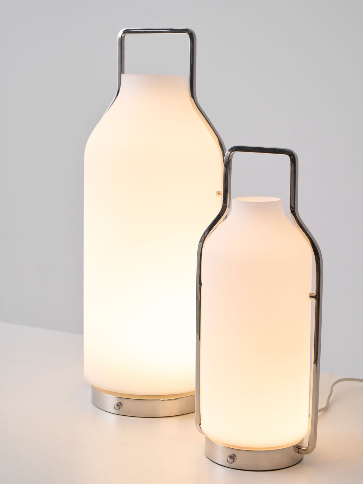 Solace Tischlampe im Minimalisten-Stil