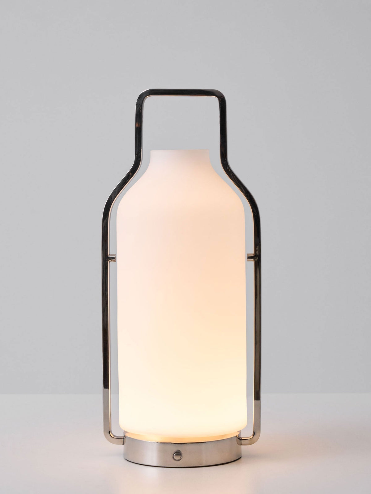 Solace Tischlampe im Minimalisten-Stil