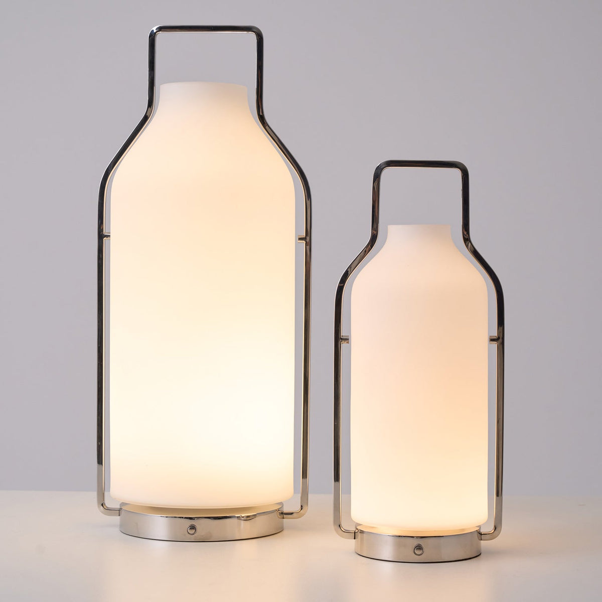 Solace Tischlampe im Minimalisten-Stil