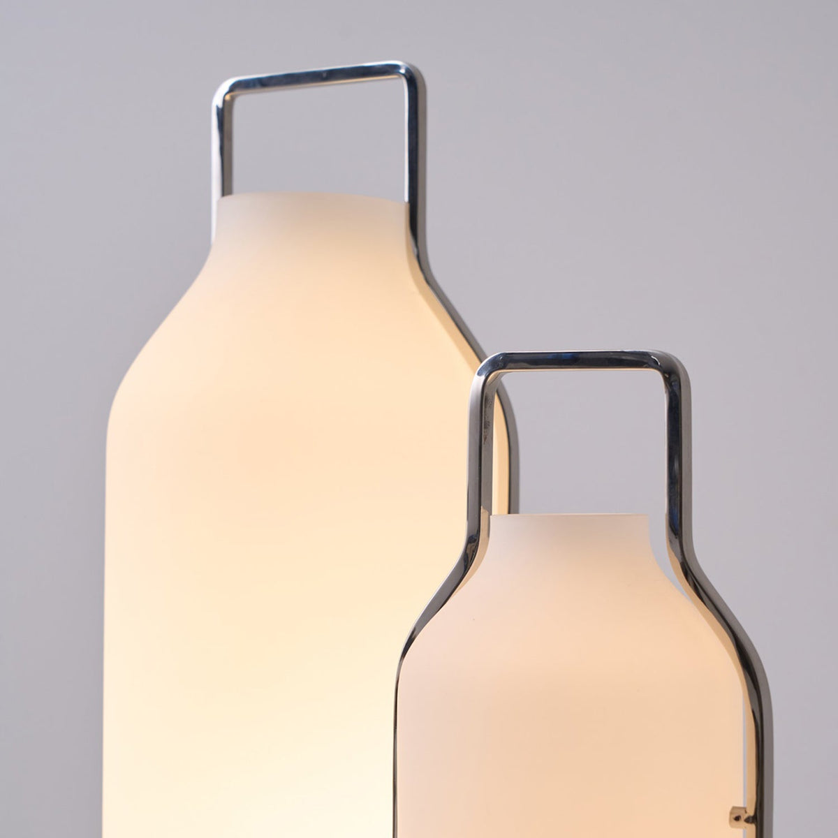 Solace Tischlampe im Minimalisten-Stil