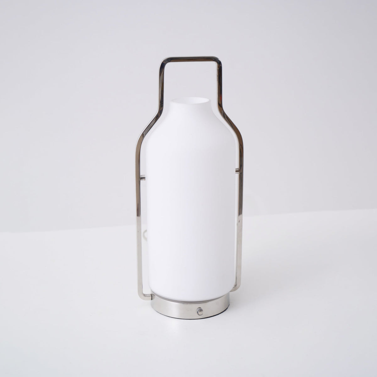 Solace Tischlampe im Minimalisten-Stil