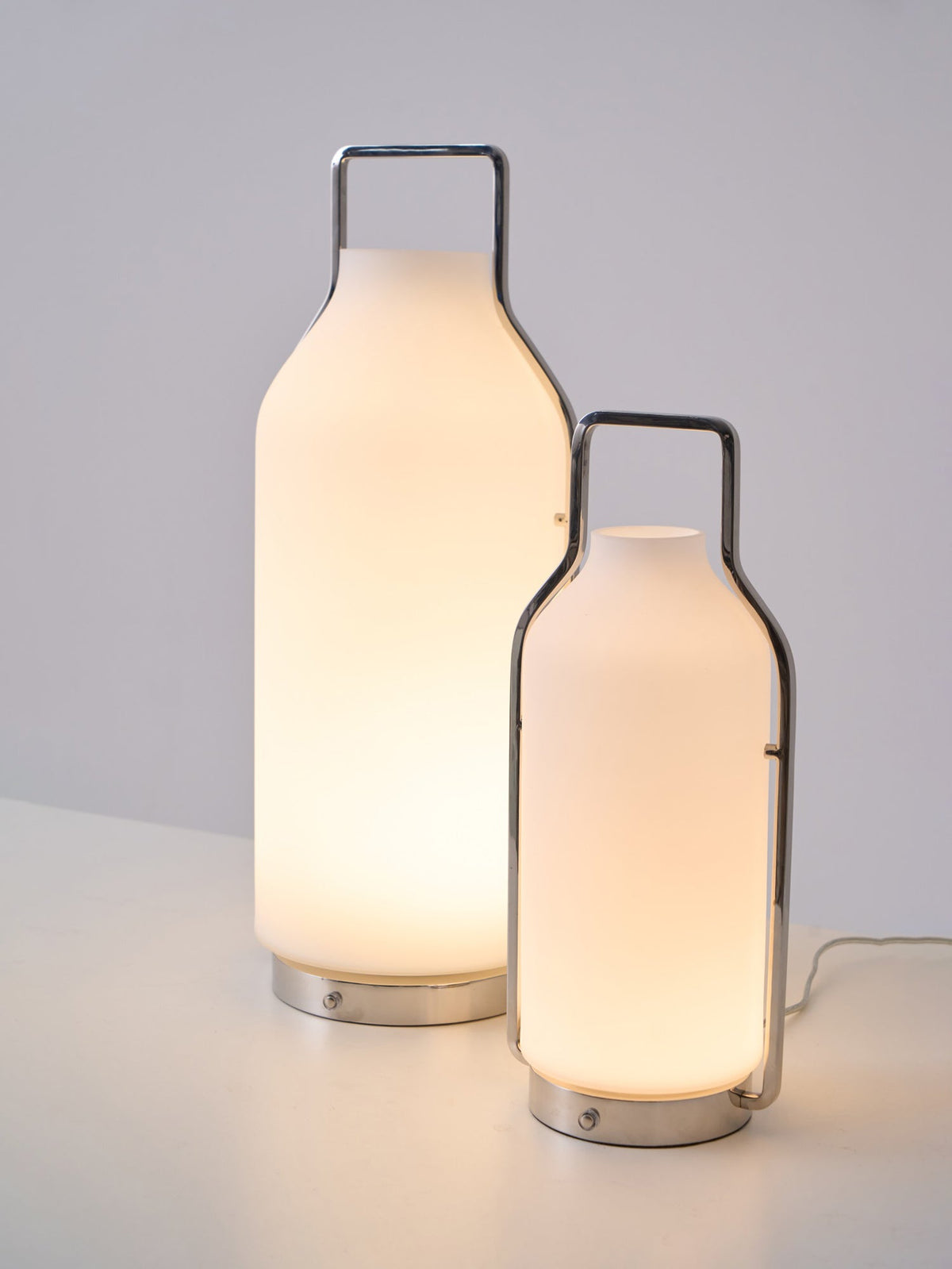 Solace Tischlampe im Minimalisten-Stil