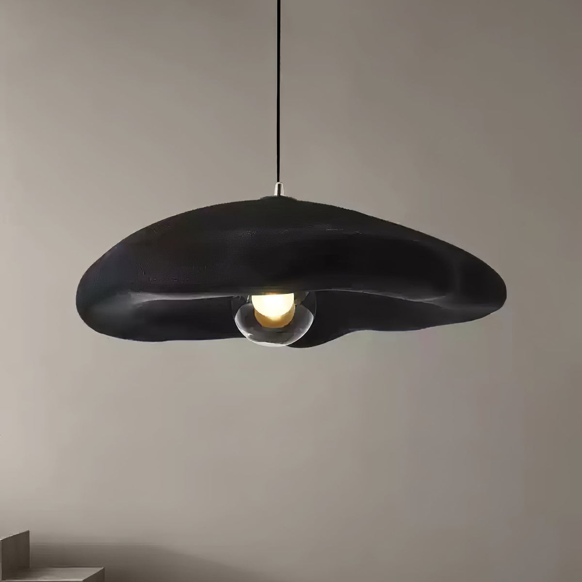 Nylire zeitgenössische minimalistische Kunst-Pendelleuchte aus Kunststoff