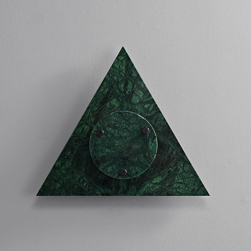 Pyramid Wandleuchte aus rustikalem Marmor